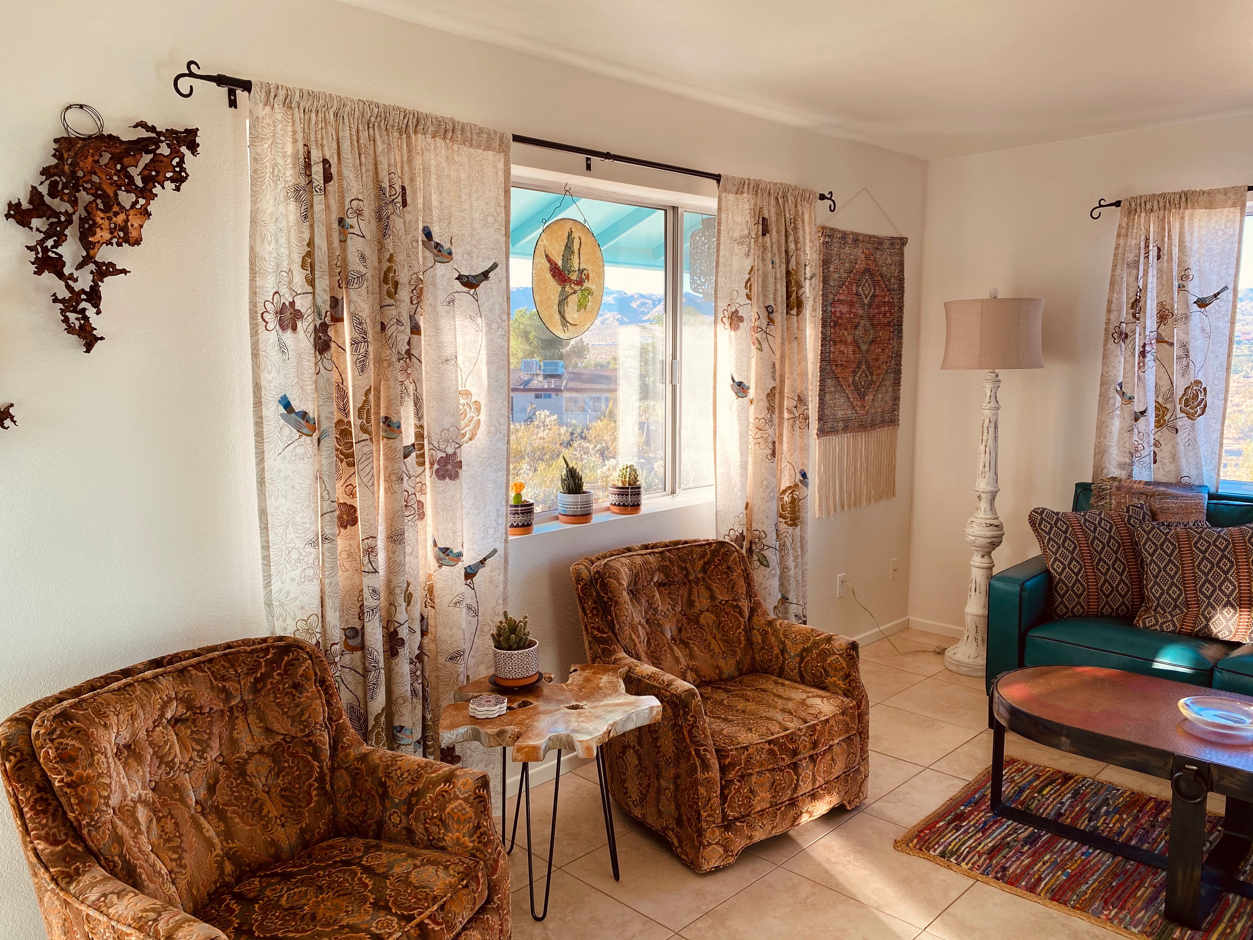 Bloomington rental home living room with traditional furniture